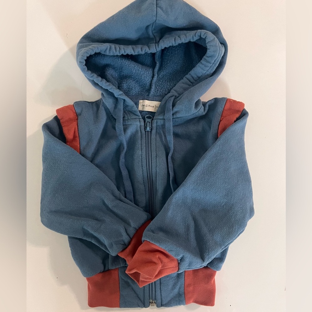 Fin & Vince zip up sweater